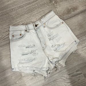 Aritzia Levi’s shorts